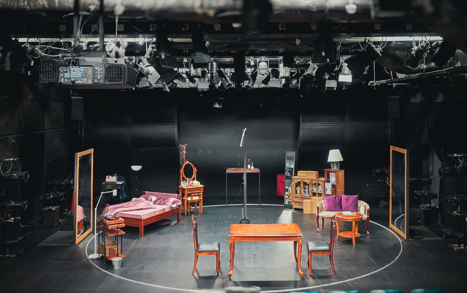 The complete Ellie, My Love set arranged as rooms inside a circular playing space